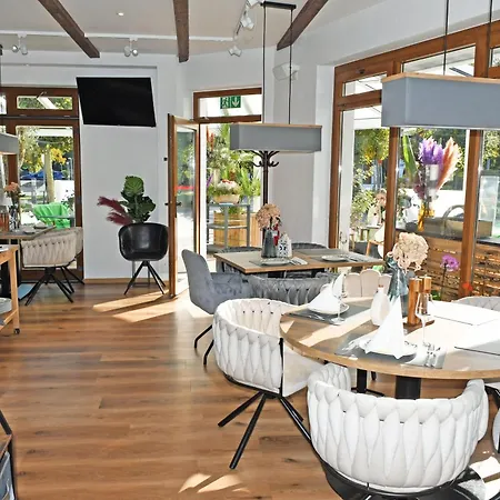 Baaber Mit Fruehstueck 호텔